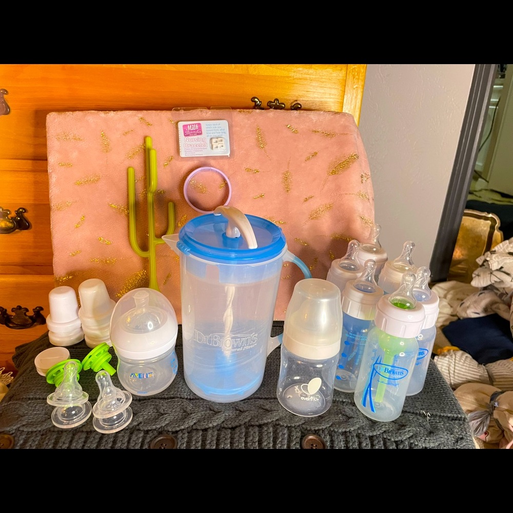 BABY BOTTLE LOT